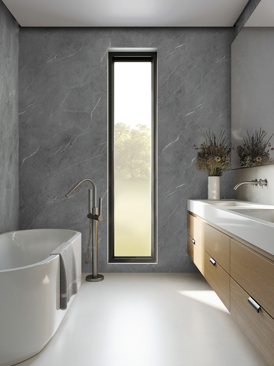 Graue Duschrückwand in Marmoroptik - Kreative Badezimmer Ideen für moderne Wandgestaltung mit dekorativen Wandpaneelen und Fliesenüberklebung