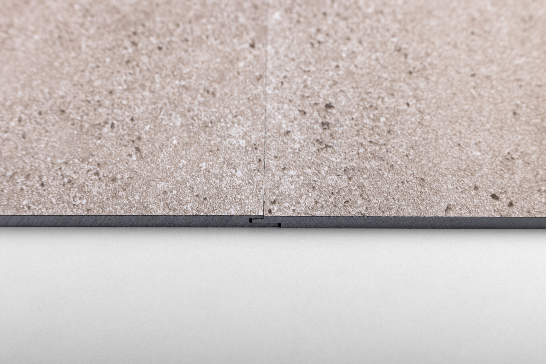 Weiß – XXL-Dekorplatte als Duschrückwand mit Nut & Feder