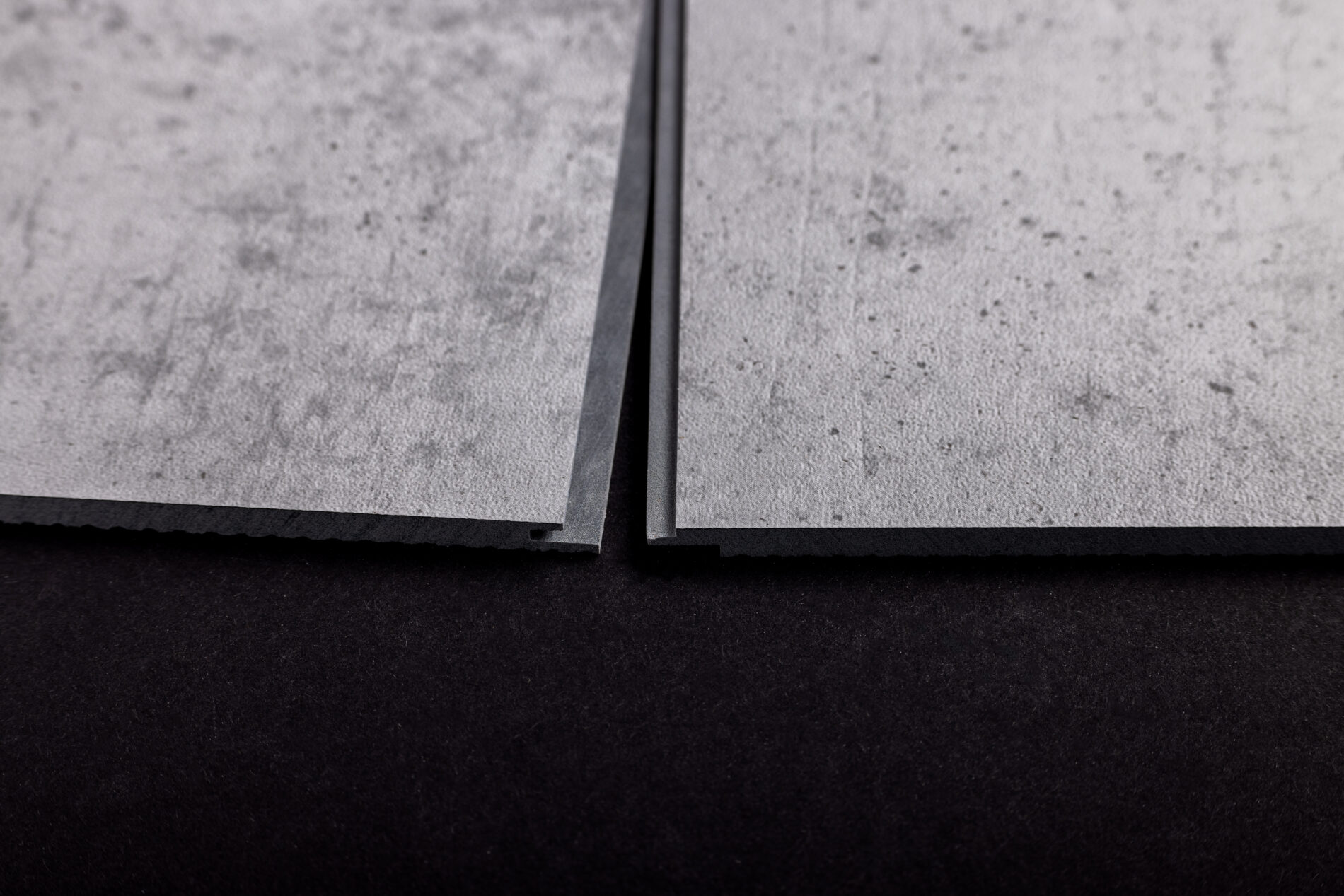 Weiß – XXL-Dekorplatte als Duschrückwand mit Nut & Feder Weiß – XXL-Dekorplatte als Duschrückwand mit Nut & Feder