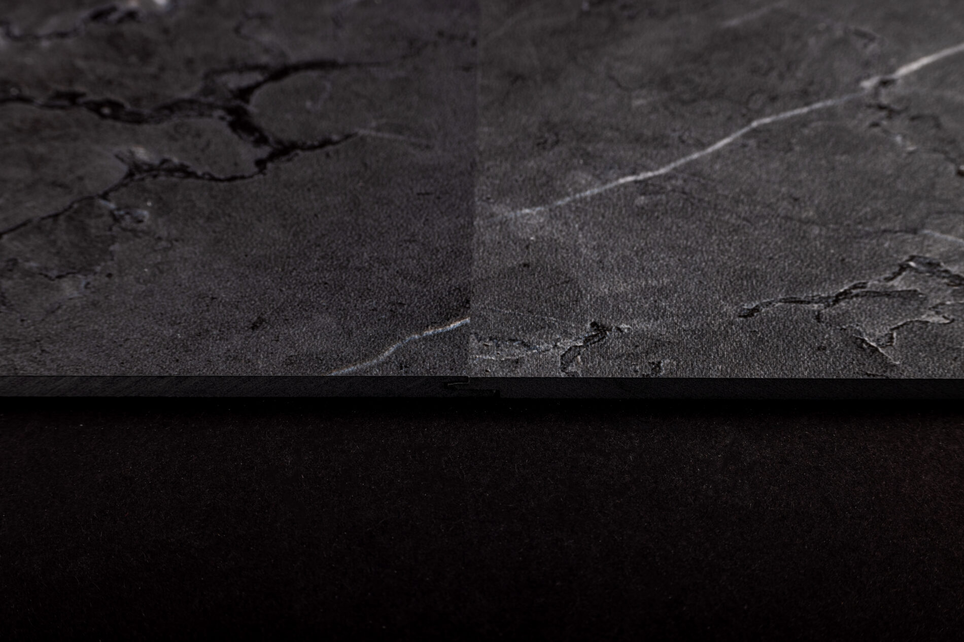 Weiß – XXL-Dekorplatte als Duschrückwand mit Nut & Feder